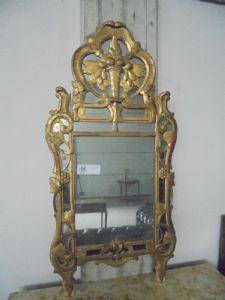 18th-century gilded wooden mirror